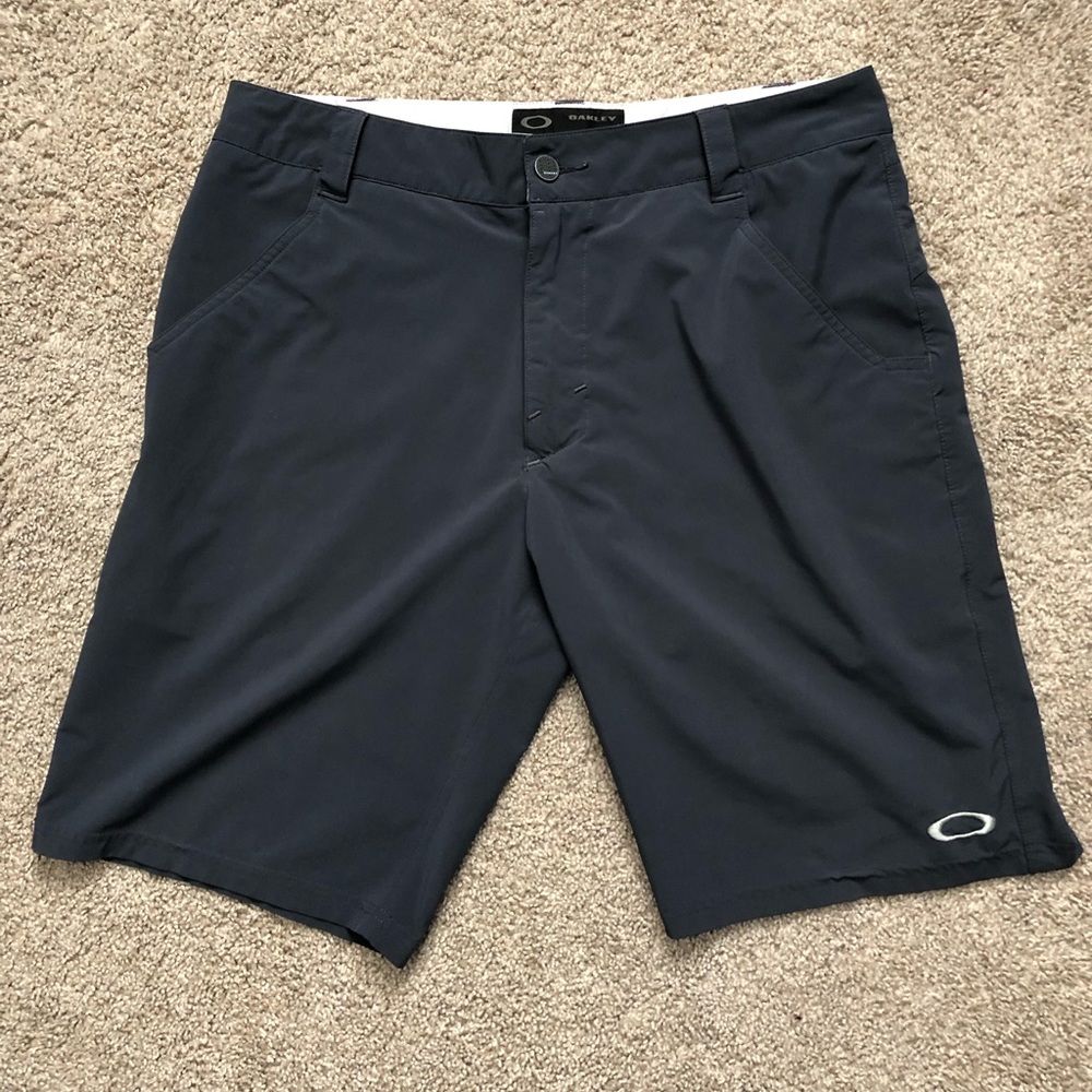 Oakley Casual/Dress Shorts (32W)